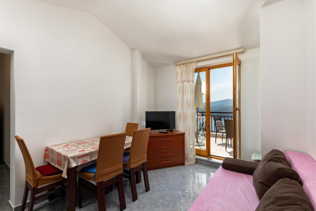 Apartments Pino Rabac Esterno foto